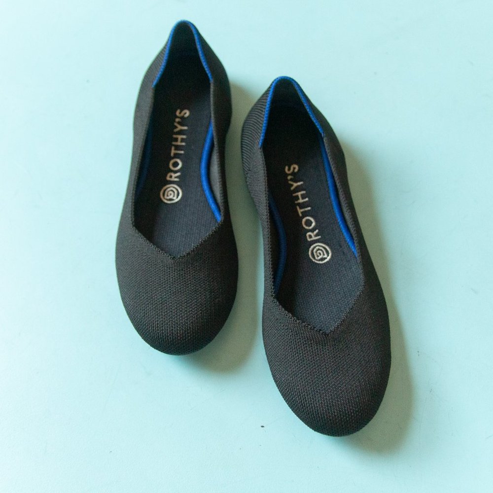 Rothys Black Solid Rounded Almond Toe Slip On Knit Ballet Flats Sz W8